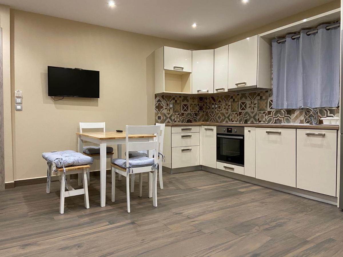 Elegant Rooms Аргостолион Екстериор снимка